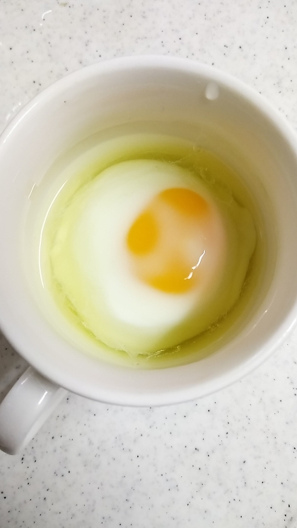 ふっと、温泉卵が食べたくなり、簡単に作れないかなとこちらのレシピに出会いました。
驚くほど簡単で美味しかった♪