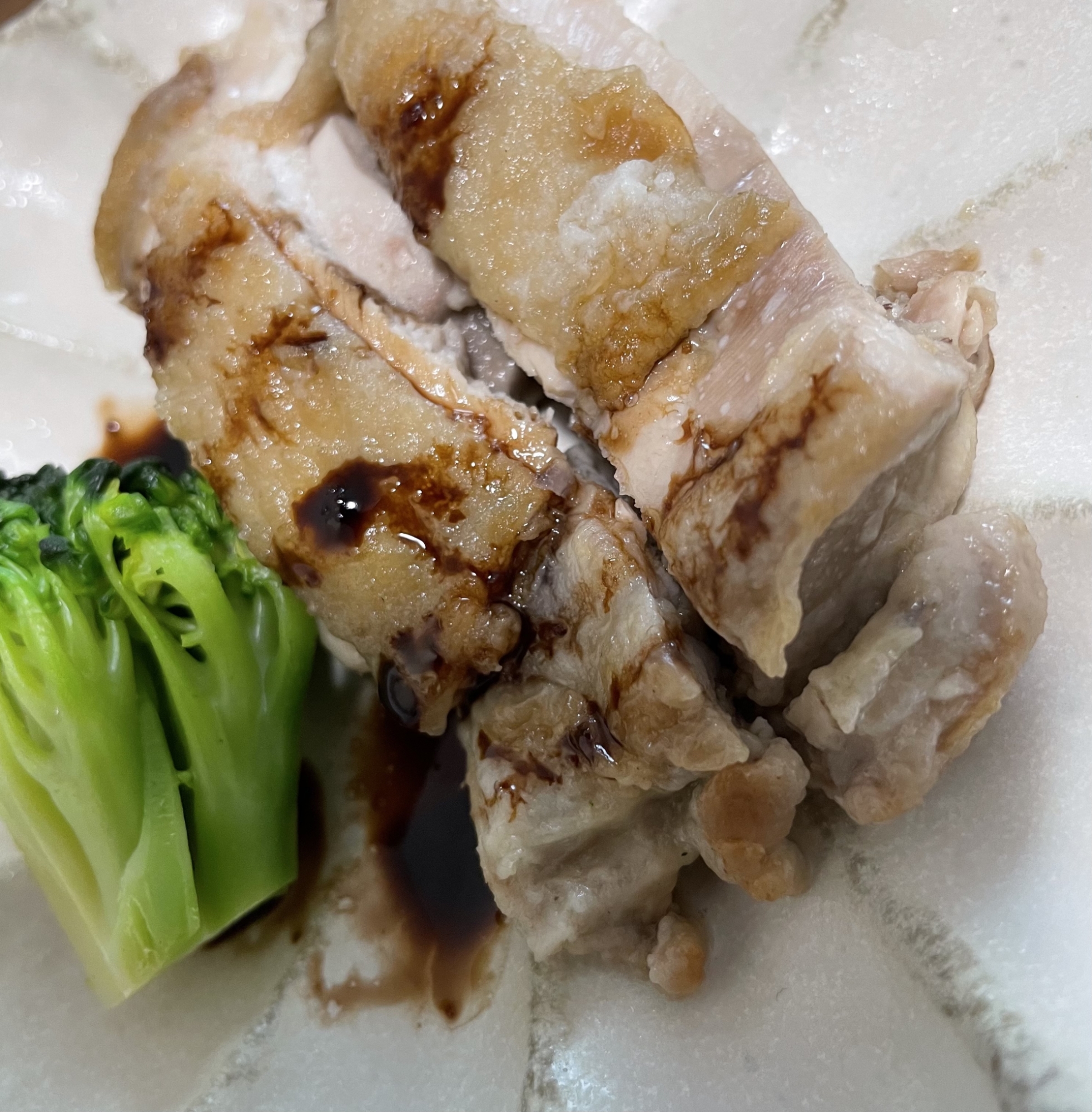 鶏モモのソテー　赤ワインソース