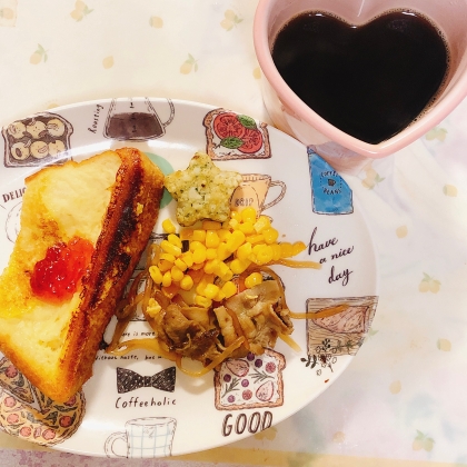 サラダチキンでクロワッサンサンドꕤ୭*