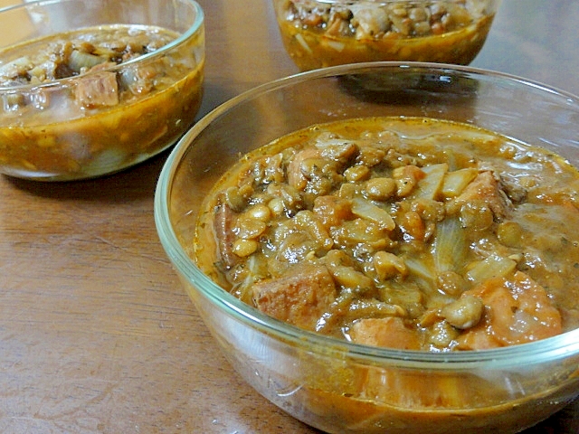 煮込むだけ~♪簡単レンズ豆のトマトバジル煮込み