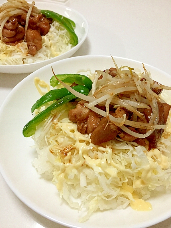 マヨキャベツと甘辛チキンの丼♪