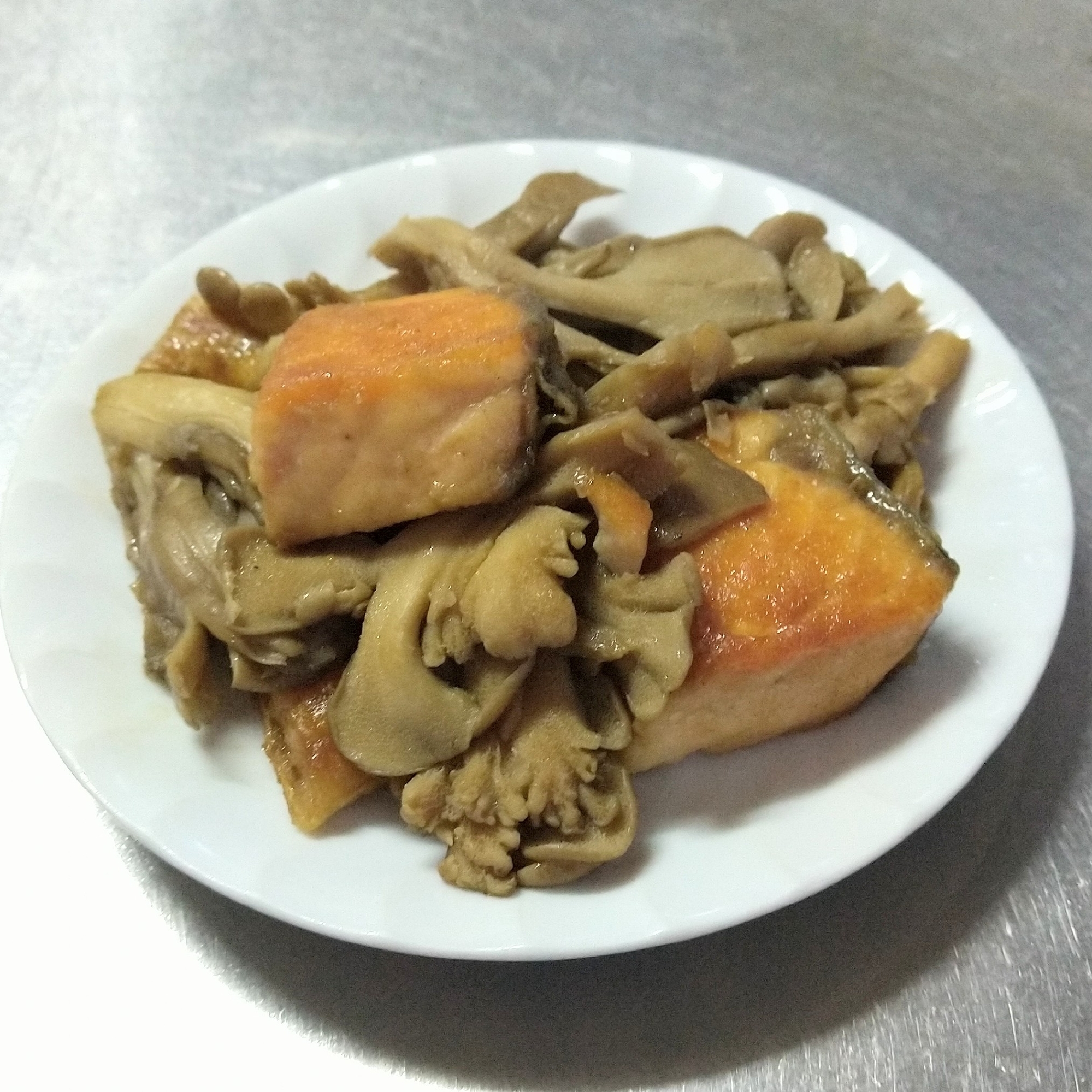 舞茸と鮭の炒め物