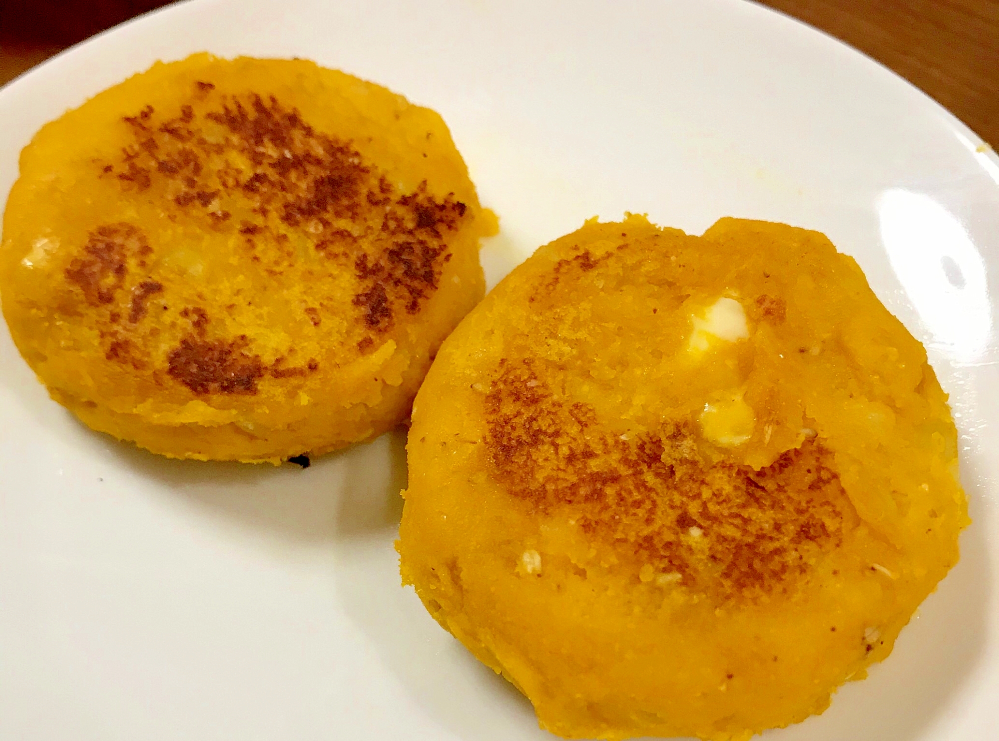 ベビーチーズ入りかぼちゃとすりごまのモチモチおやき レシピ 作り方 By 水玉模様 楽天レシピ