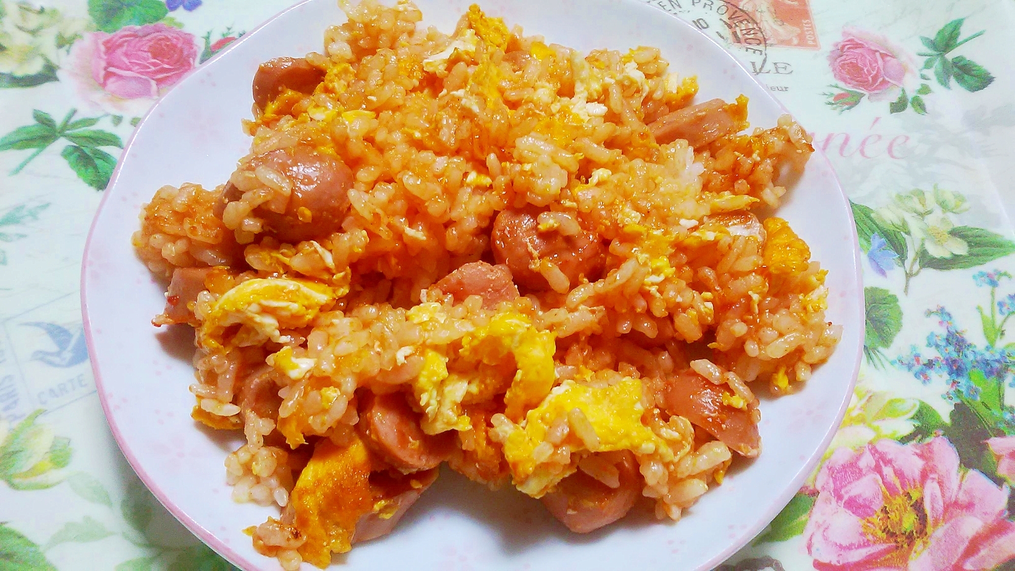 卵とウインナー入りケチャップライス