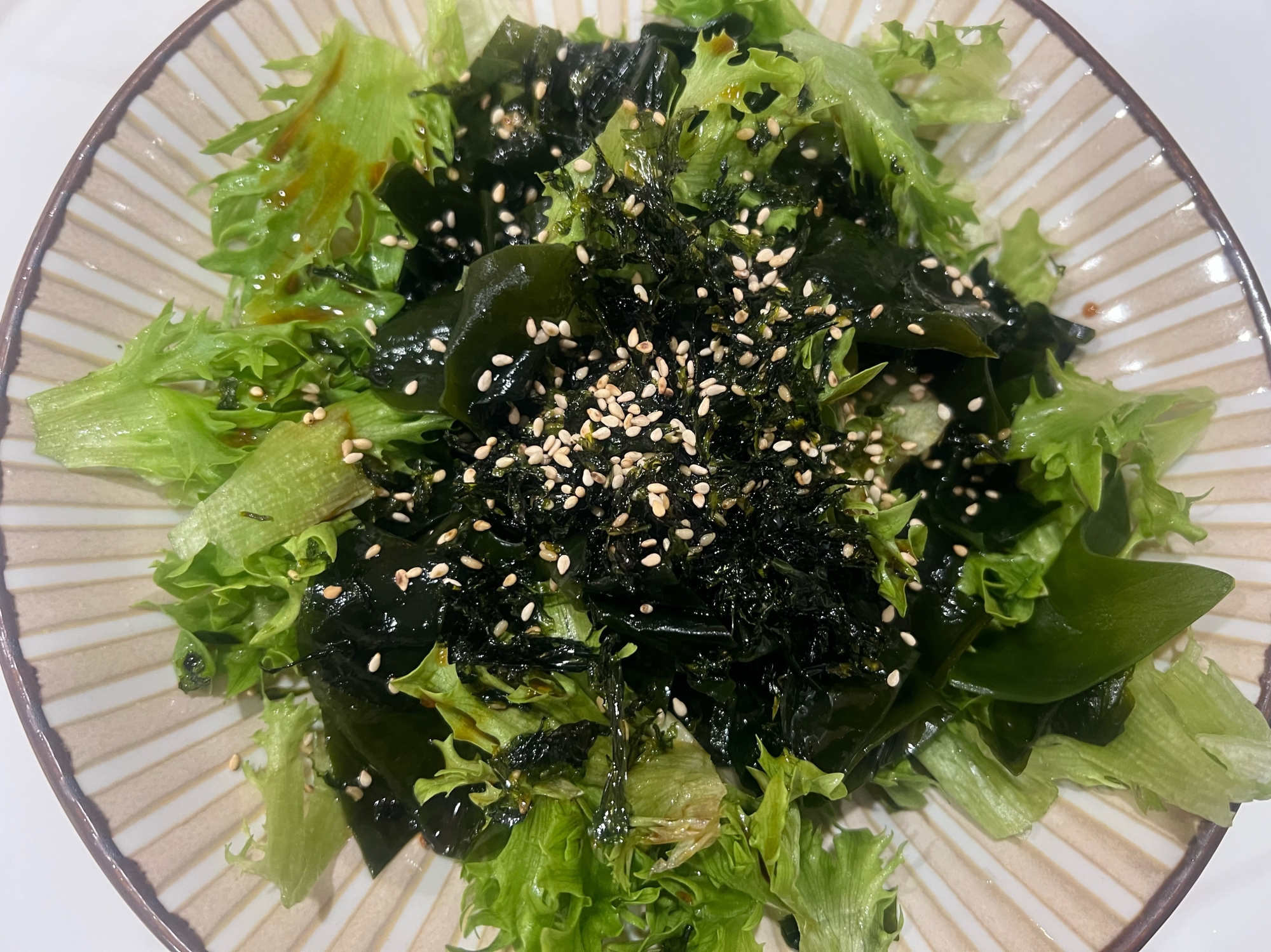 わかめとレタスの韓国風サラダ