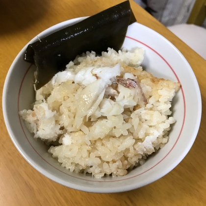 炊飯器で鯛めし、簡単で美味しく作れました！火加減見なくていいので楽ですね。タイもふっくらでした！