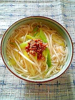 お鍋ひとつで 食べるラー油とねぎもやし温素麺 レシピ 作り方 By ティア アスラン 楽天レシピ