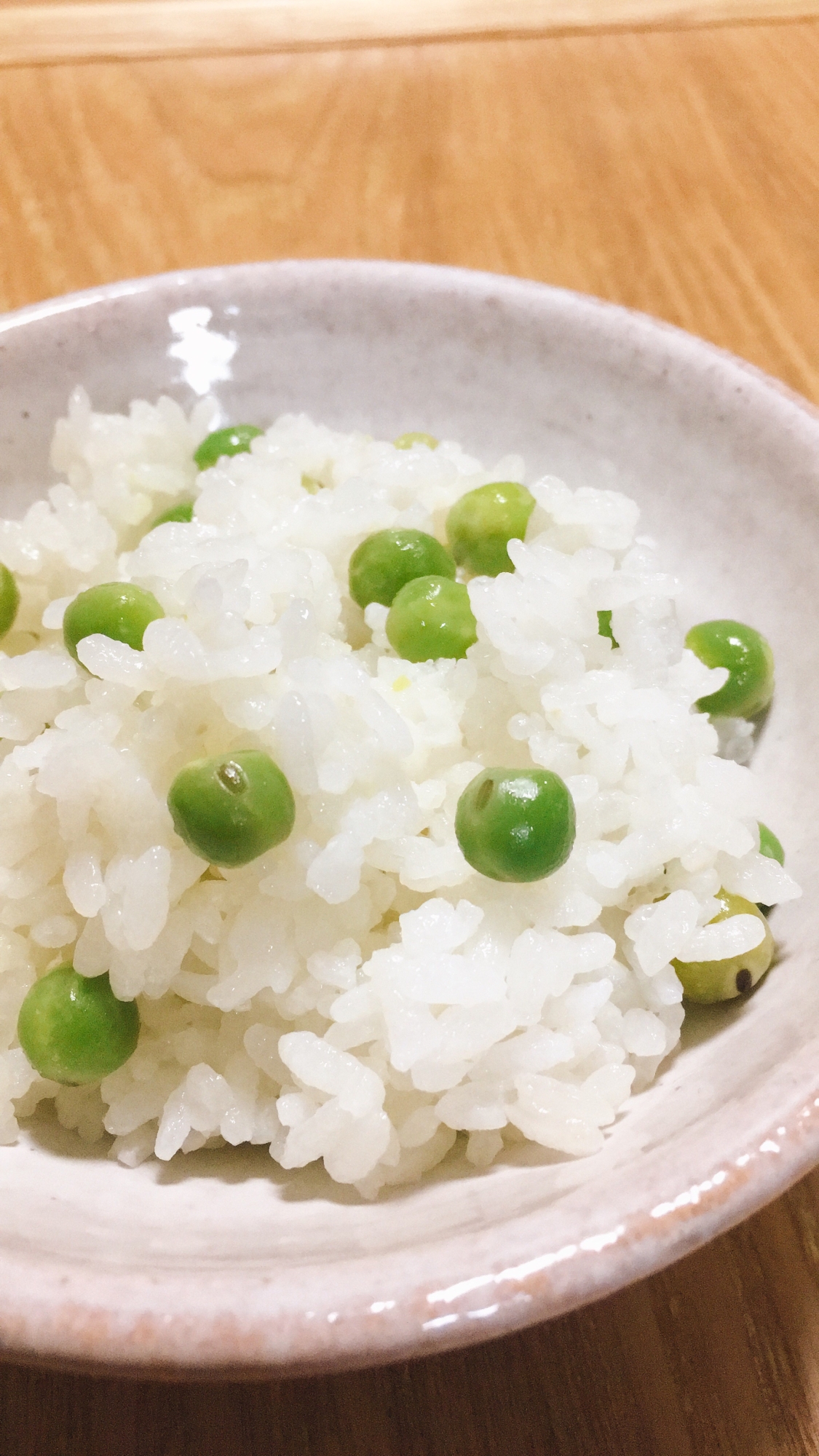 豆の色が綺麗な豆ご飯