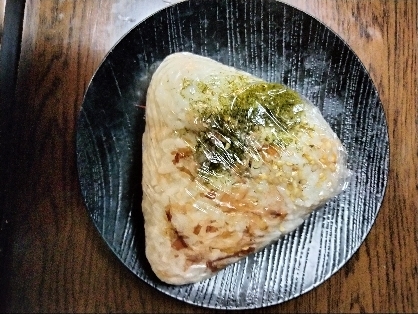 青のりとかつお節ごまのおにぎり