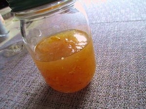 柚子の果汁も絞って入れてたっぷりいい香りがしています(*´ω｀)　ヨーグルトにお菓子作りに使いたいです。　今日は生憎の雨ですね～柚子茶でほっこりしますね＾＾*