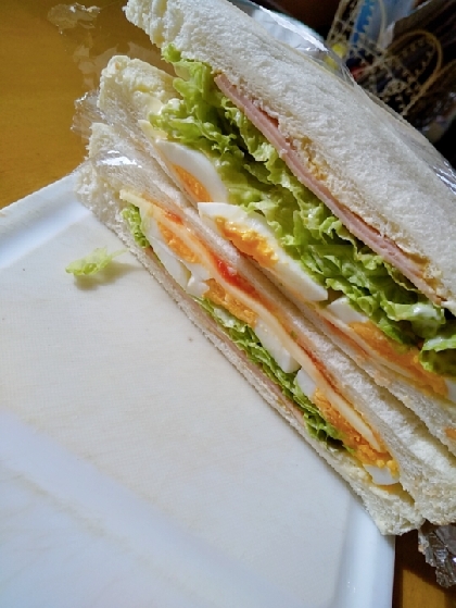 ローストビーフのサンドイッチ（サンドウィッチ）