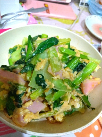 小松菜とハムのマヨ玉炒め