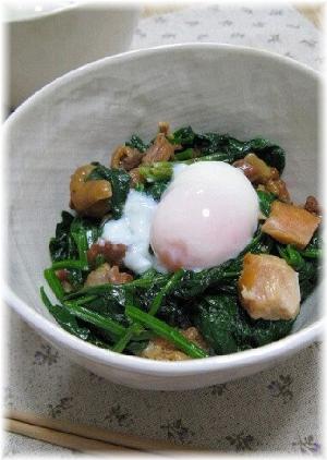 ささっと簡単”焼き鶏とほうれん草の鶏丼”