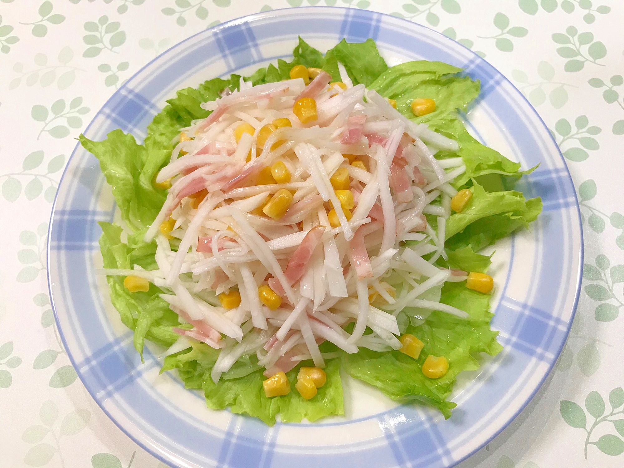 大根とベーコンの千切りサラダ