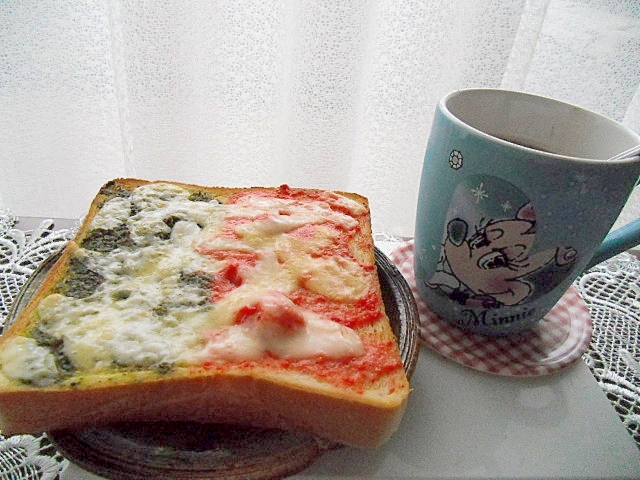 明太子バジルのピザトースト