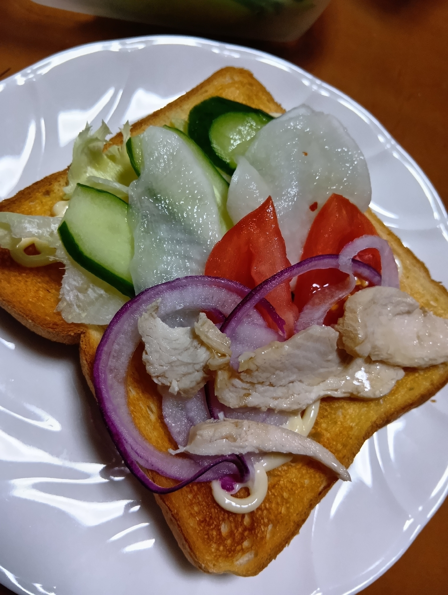 チキンサラダトースト