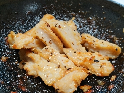 簡単おつまみ　鶏軟骨の味噌バター焼き