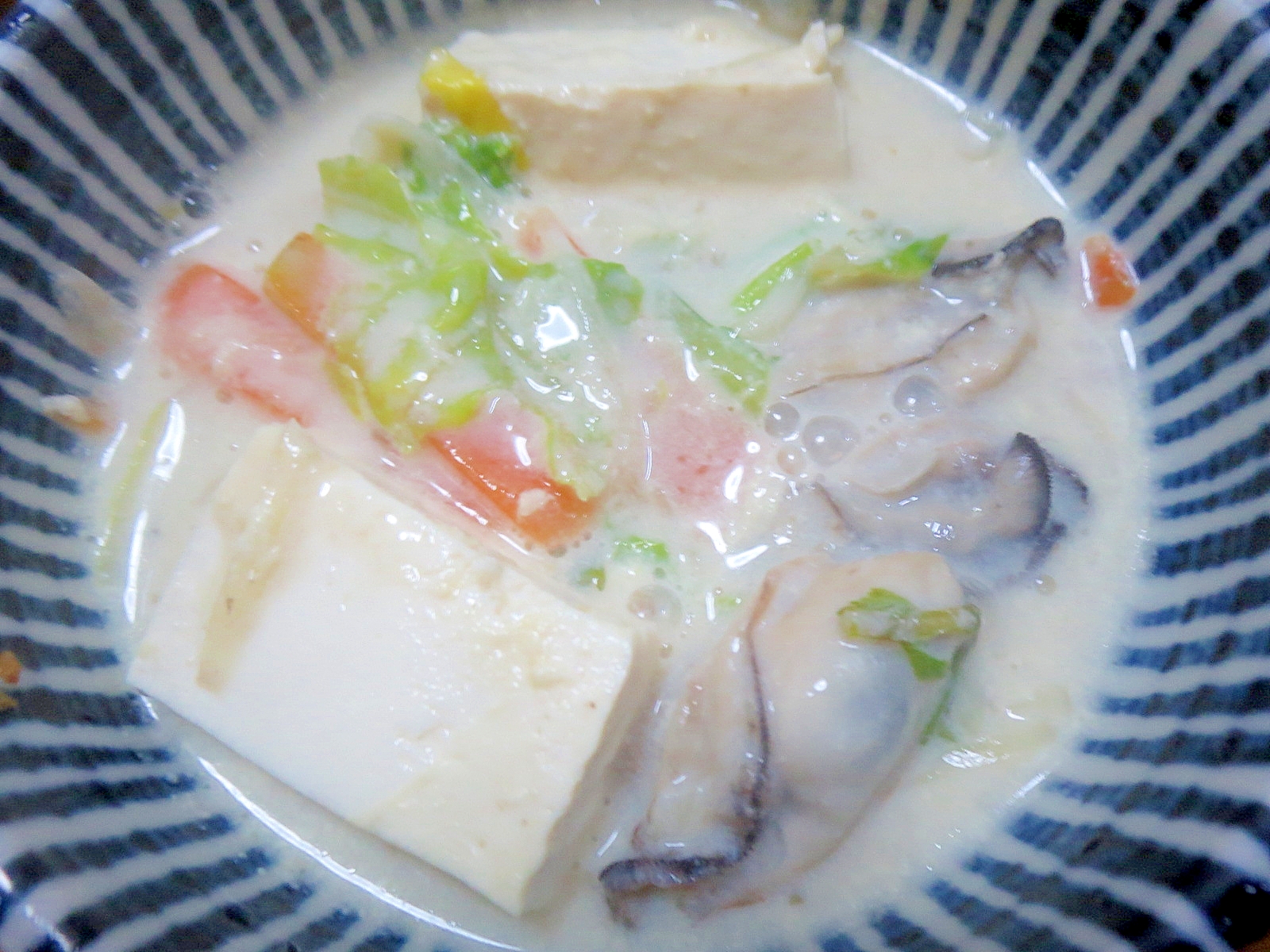 牡蠣の豆乳スープ