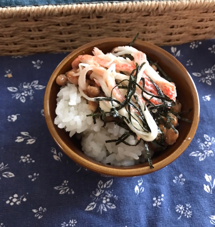 カニカマ刻み海苔マヨ和え納豆ごはん