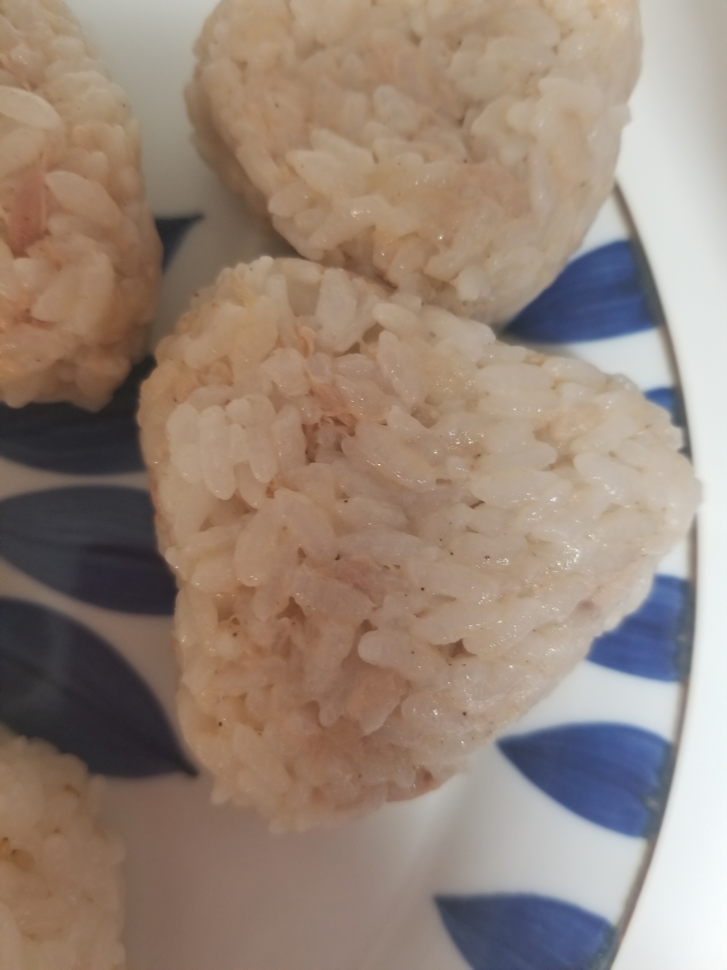 簡単おいしい ツナマヨおにぎり レシピ 作り方 By ぎすあんくん 楽天レシピ 簡単おいしい ツナマヨおにぎり レシピ 作り方 By ぎすあんくん 楽天レシピ