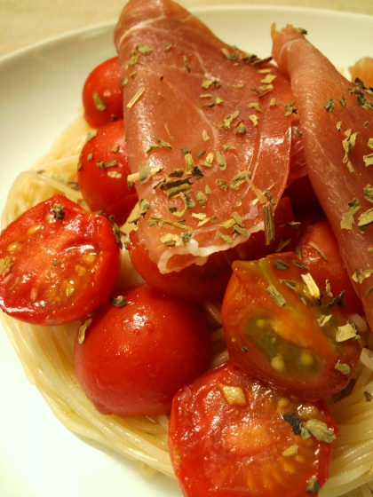 トマトのバルサミコ風味冷製パスタ