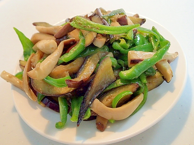 ダシダで　茄子とピーマンとエリンギの胡麻油炒め♬