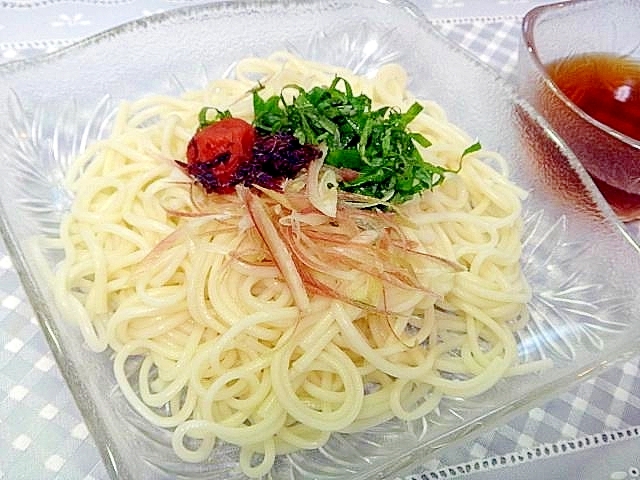 梅とシソの冷やしうどん