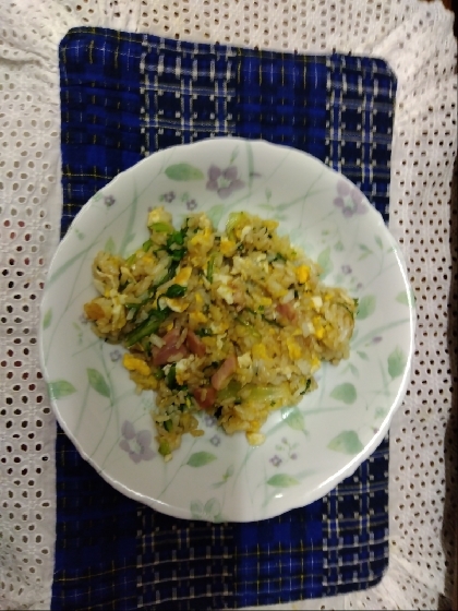 大根葉としめじの卵炒飯