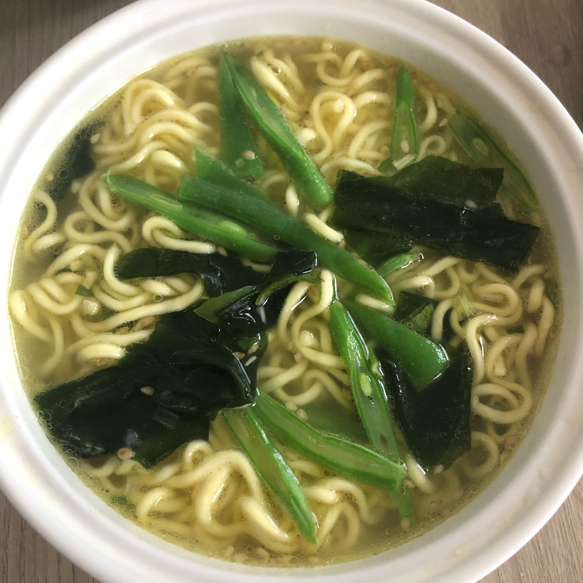 いんげんとワカメのラーメン