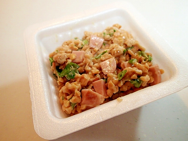 山葵ツーン　魚肉ソーセージと小松菜のひきわり納豆