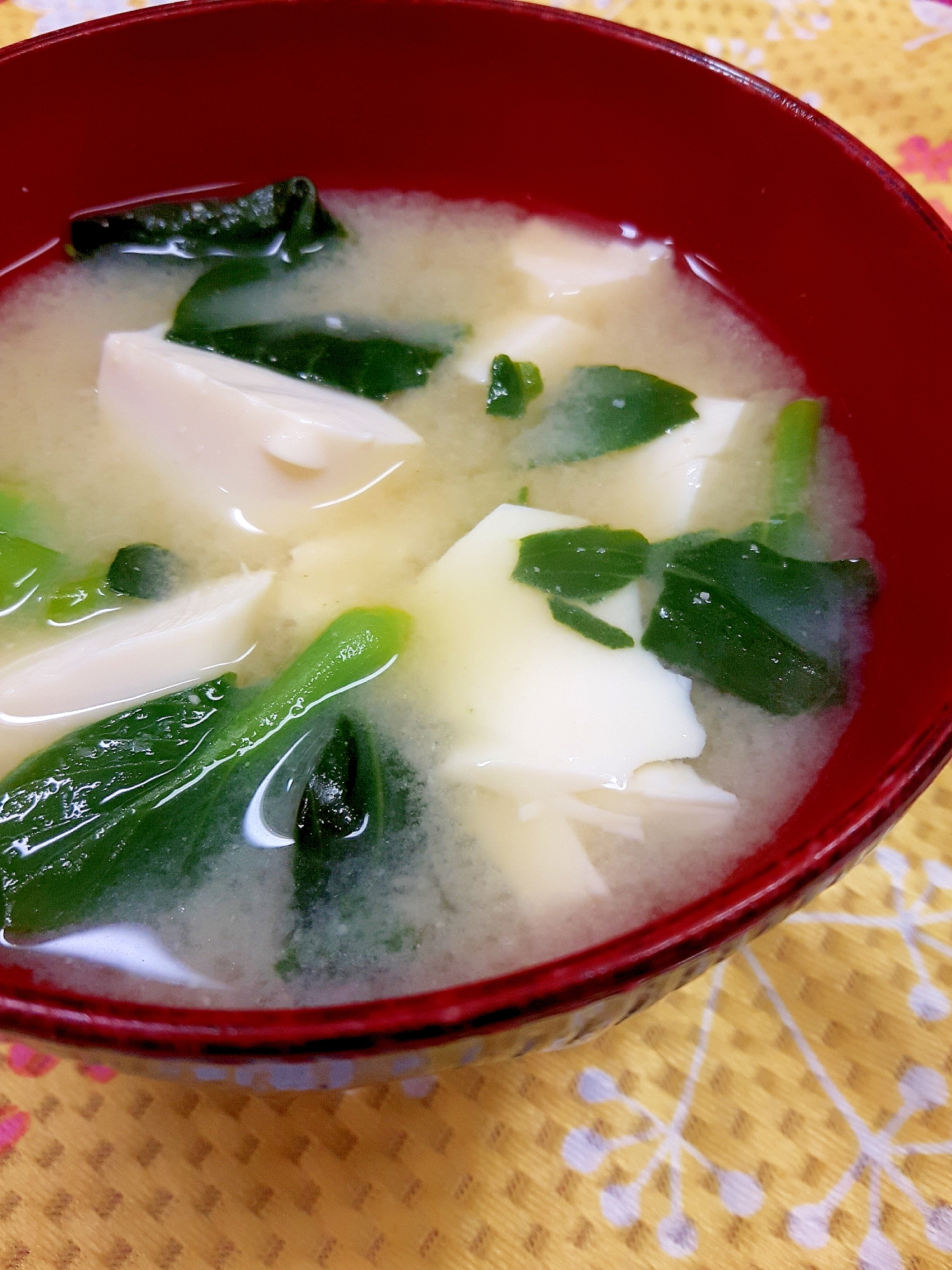 簡単ヘルシー(^^)菜の花と絹ごし豆腐の味噌汁♪