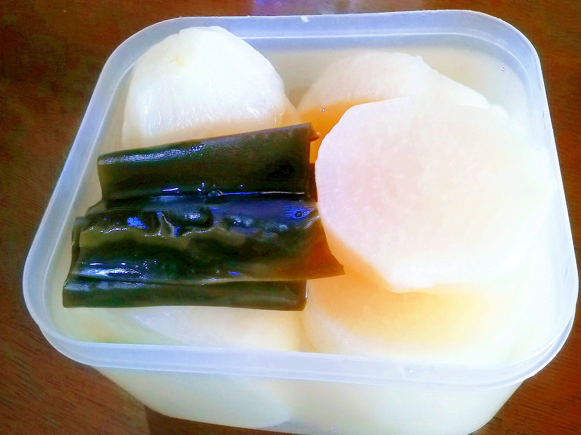 作っておくと便利!大根の昆布煮