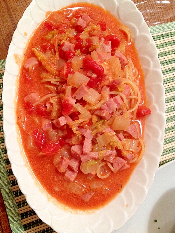 白菜とハムのトマトスープパスタ
