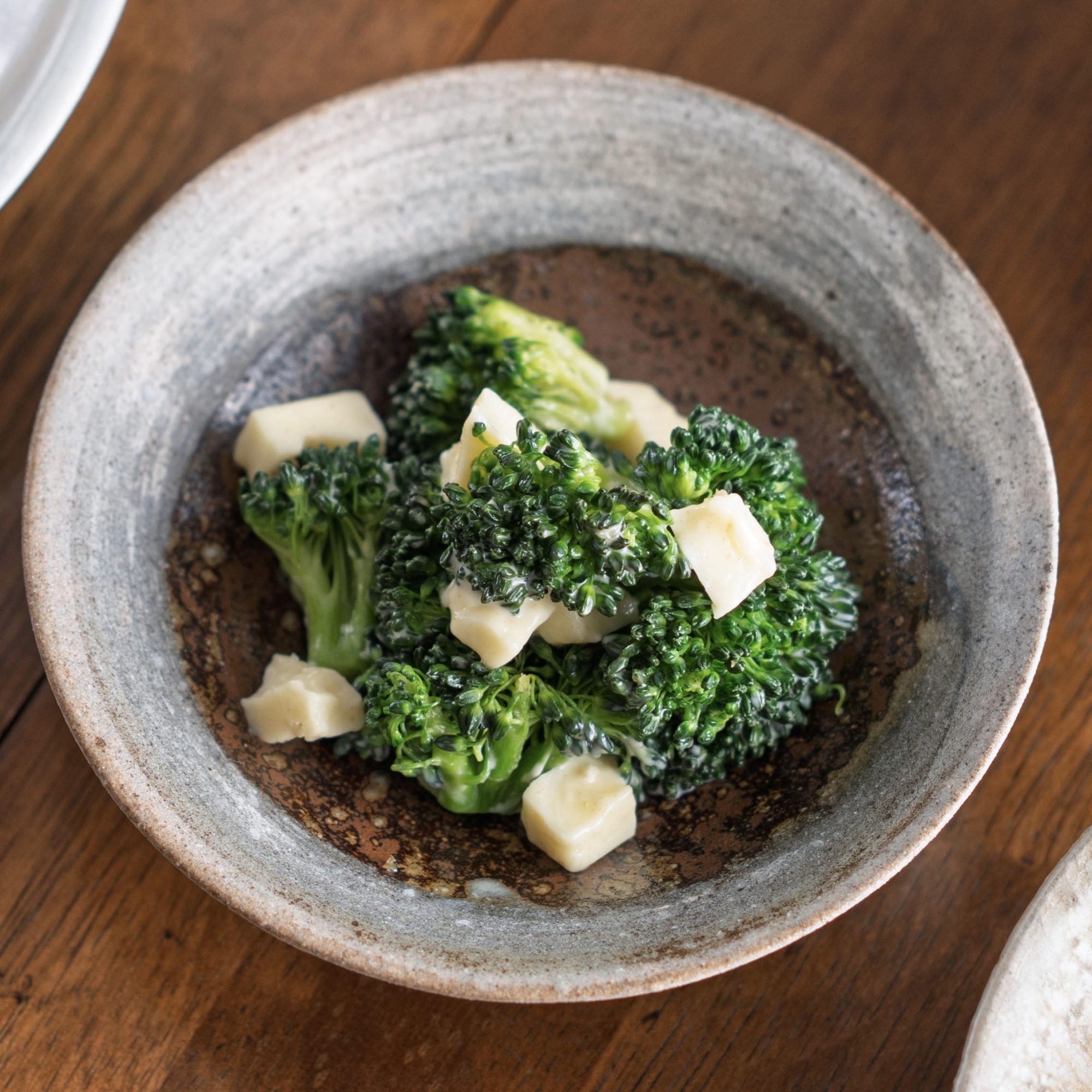 ブロッコリーとチーズのマヨ柚子こしょうあえ【和食】