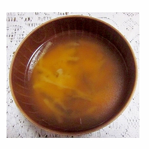 わらびとたまねぎの味噌汁