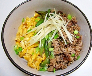 節約レシピ、お弁当にも　三色丼