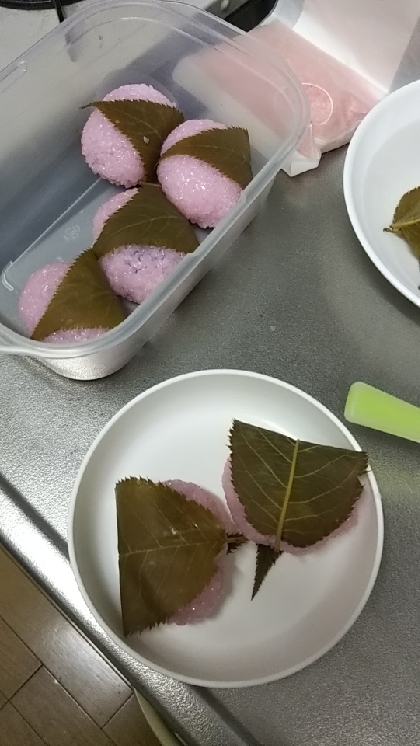 ひな祭りに！春の香りの桜餅（道明寺）