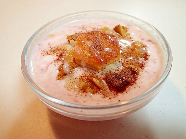 ココア香る　パイの実と胡桃の苺ジャムヨーグルト
