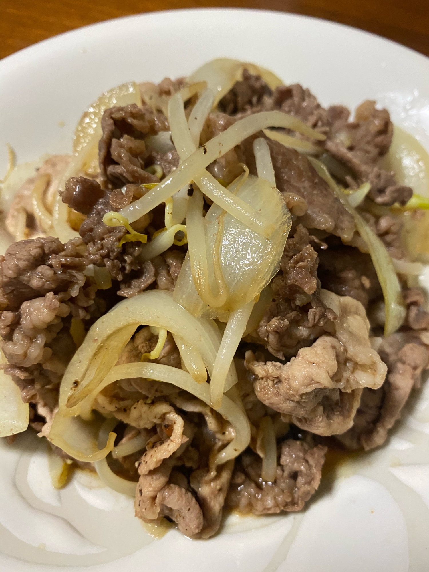 牛肉の薄切りと豚こま焼き レシピ 作り方 By も も 楽天レシピ 牛肉の薄切りと豚こま焼き レシピ 作り方 By も も 楽天レシピ