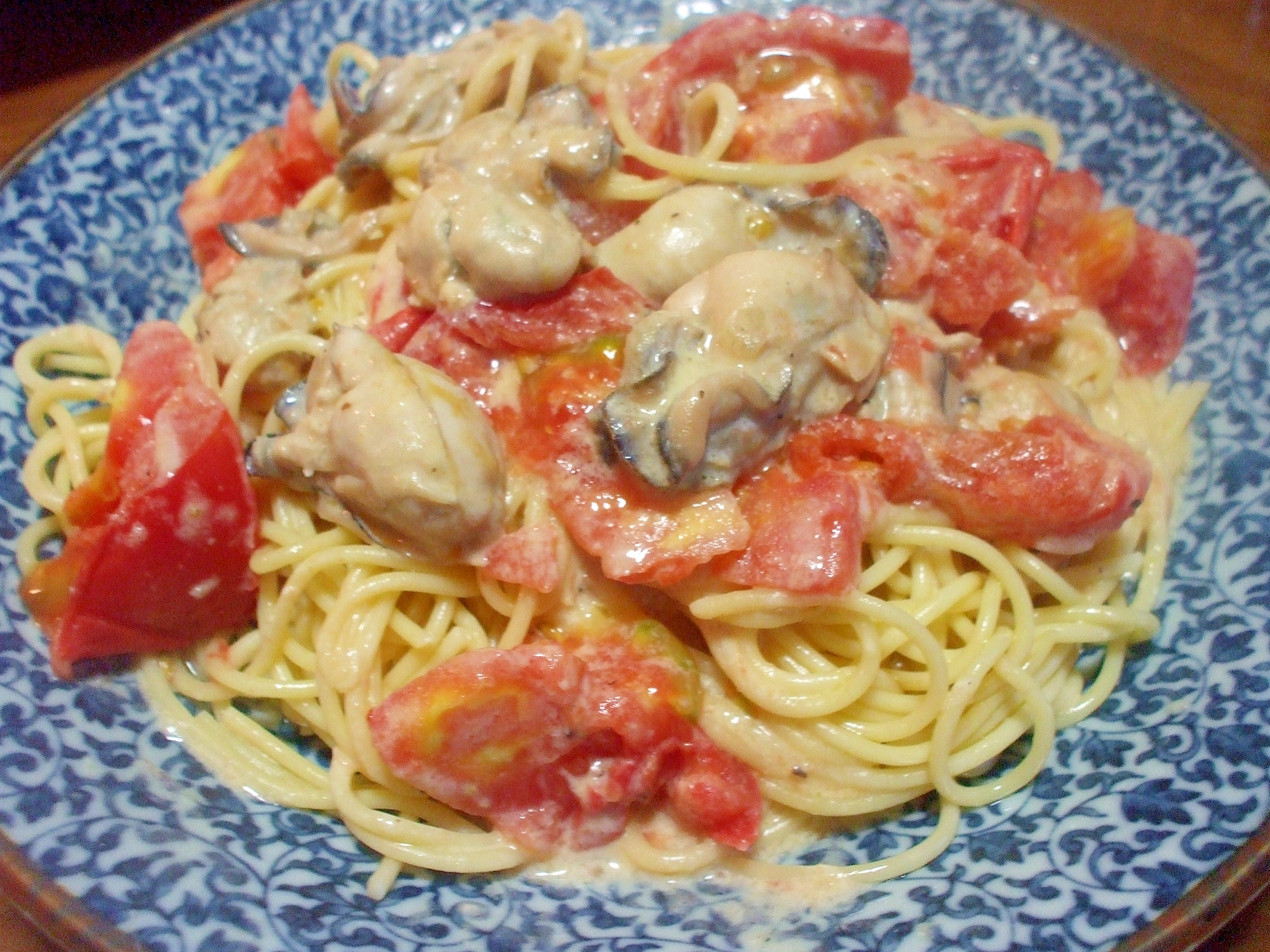 栄養満点♪牡蠣とトマトのクリームパスタ