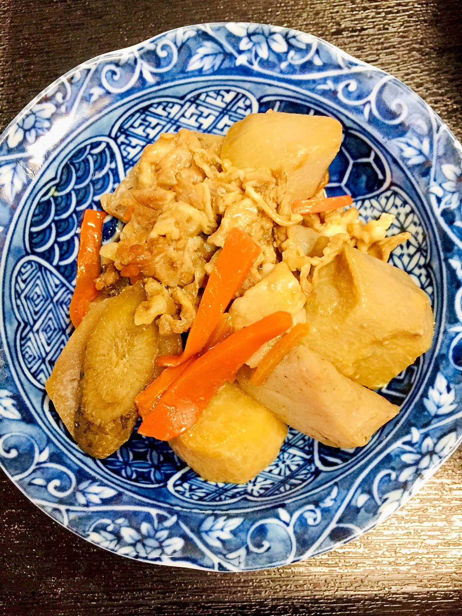 里芋と牛肉と根菜の煮物