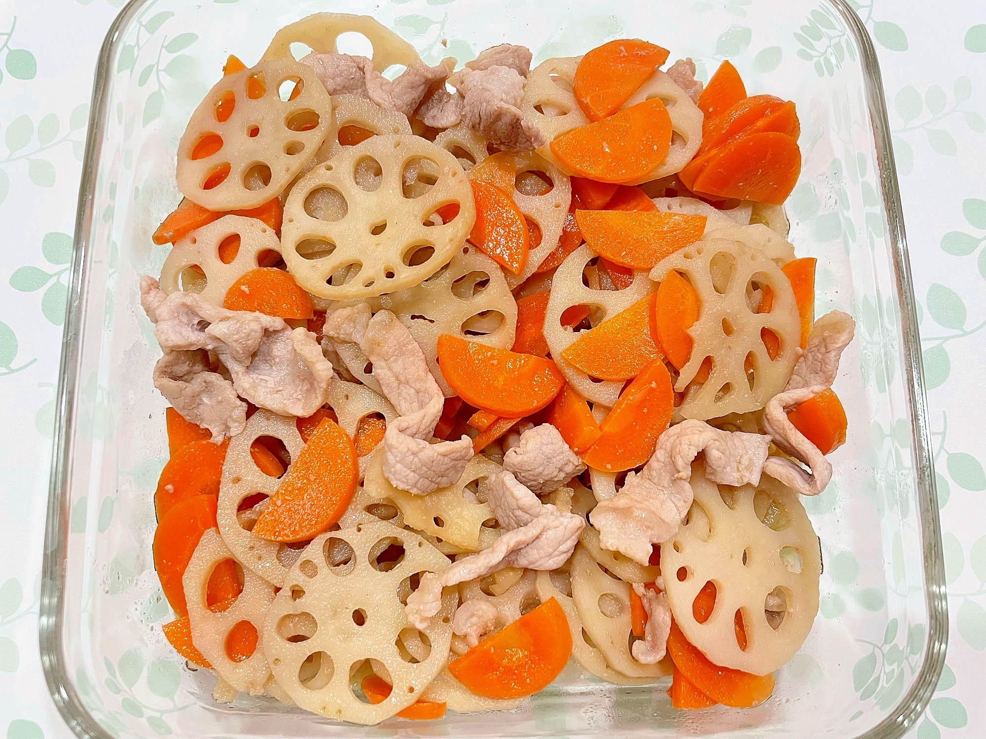 レンコンと豚肉の煮物