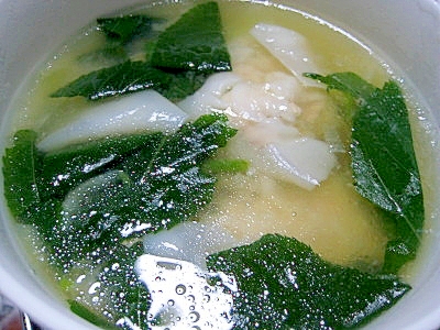 モロヘイヤとワンタンのスープ