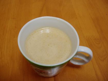 牛乳のこくだけで砂糖なしでも十分おいしいですね。毎日飲むなら無糖のほうがいいかも。ごちそうさまでした♪