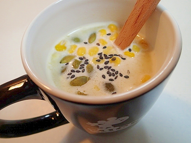 カップスープの素で　美的・南瓜種入りコーンスープ