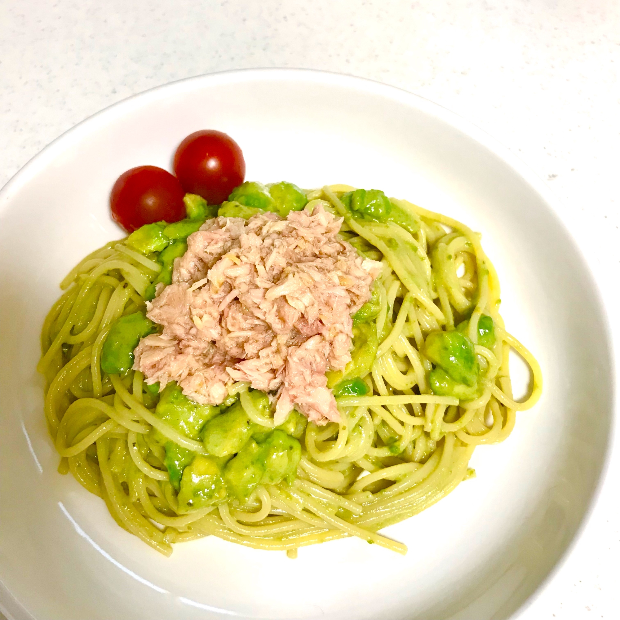 アボカドとツナのスパゲッティ