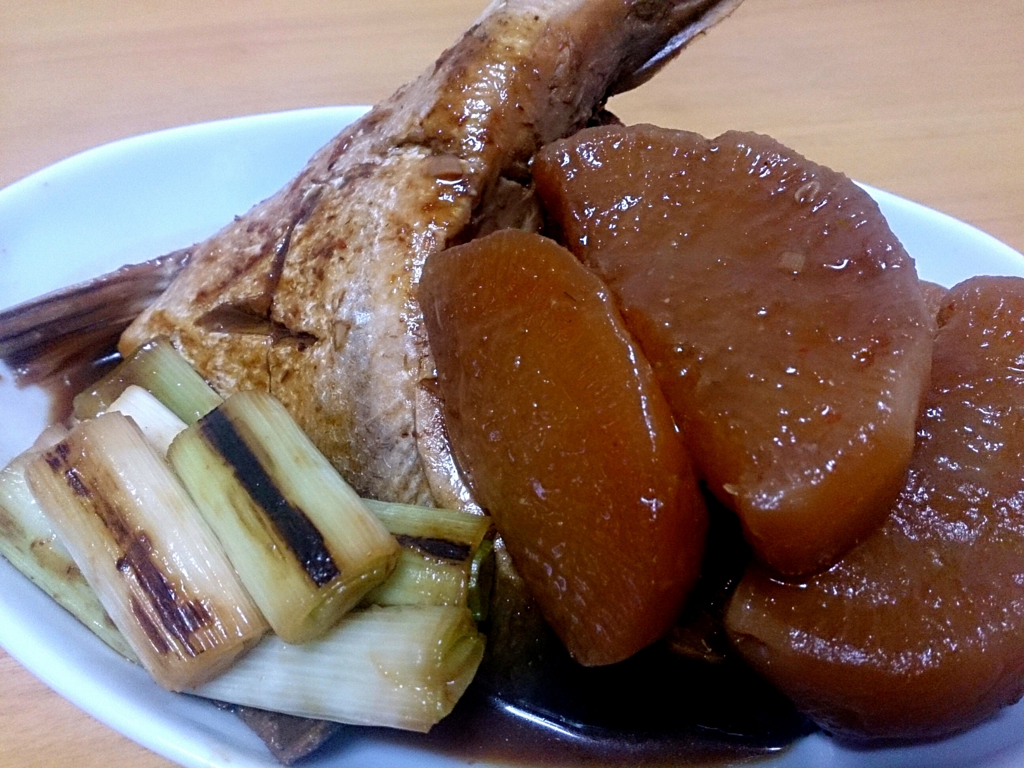 ゴハンが進む！ピリ辛味噌のブリ大根☆焼きネギ添え