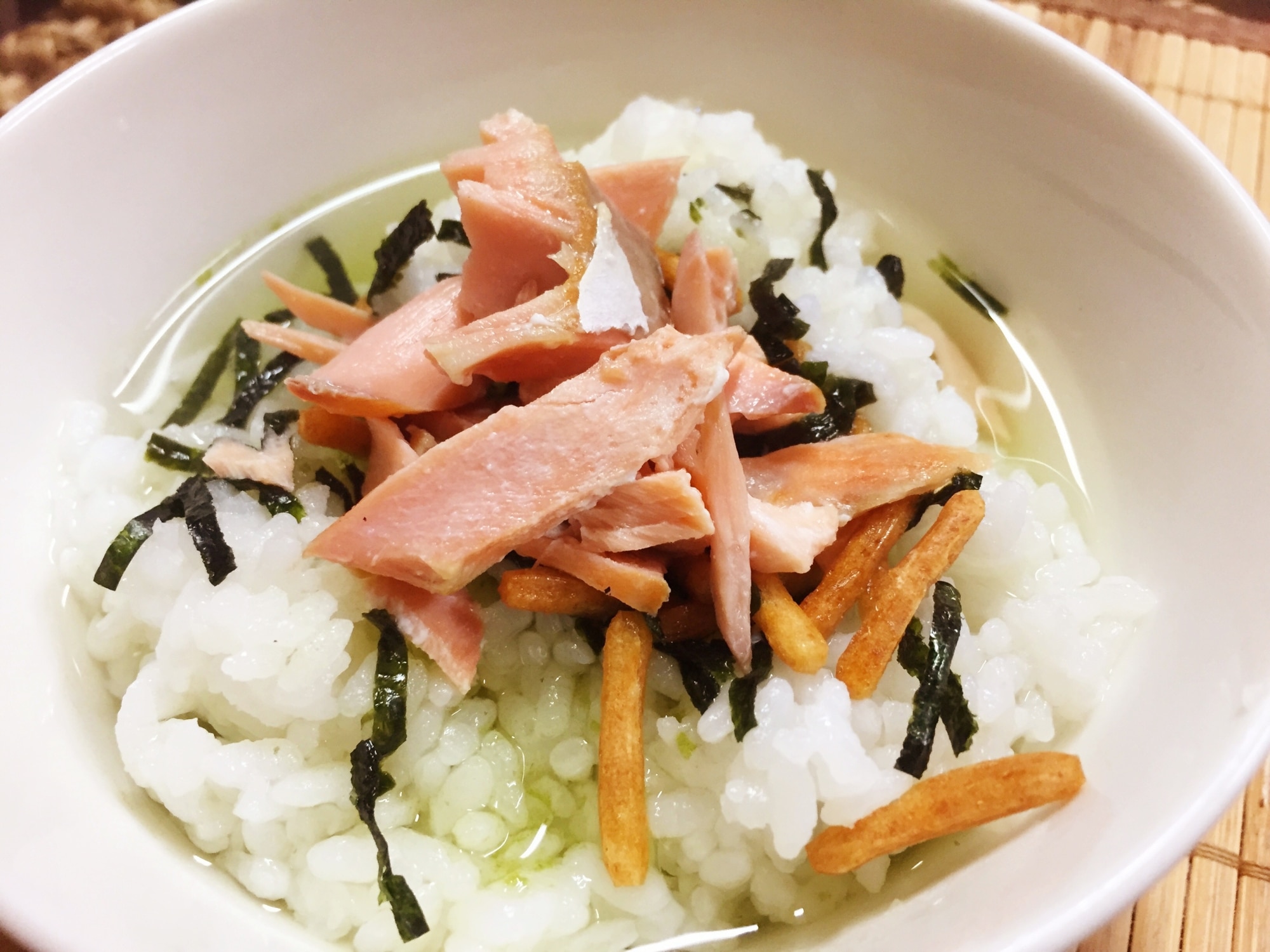 焼き鮭をほぐして！鮭茶漬け レシピ・作り方 by たかまさ20010911