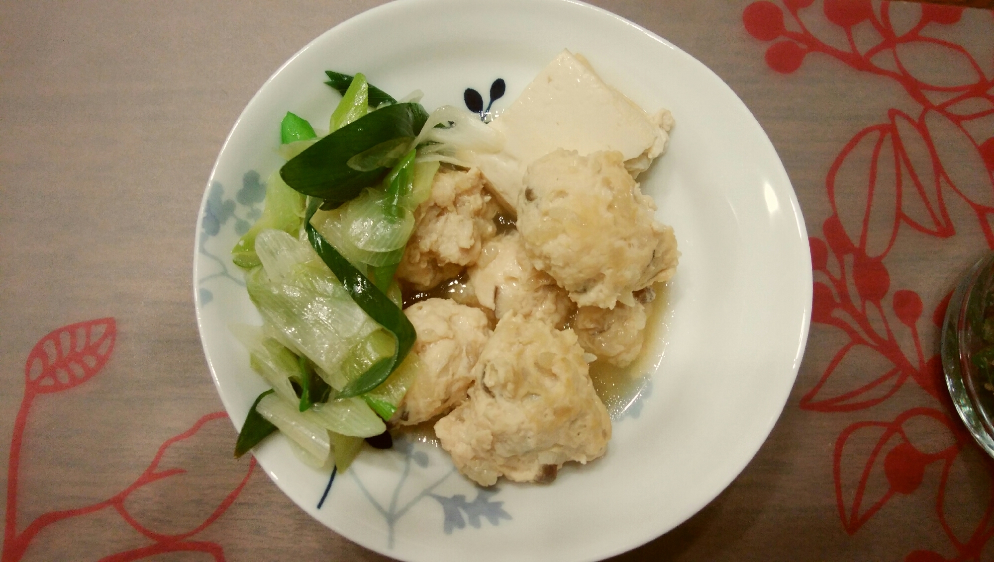 鶏団子・豆腐・長ネギの煮物