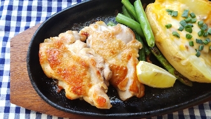 皮はパリッ身はジュワッ！チキンソテー ミントソース